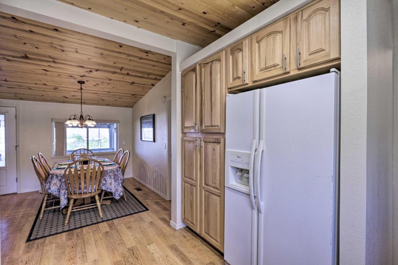 Rustic Bullhead City Retreat With Porch And Views Extérieur photo